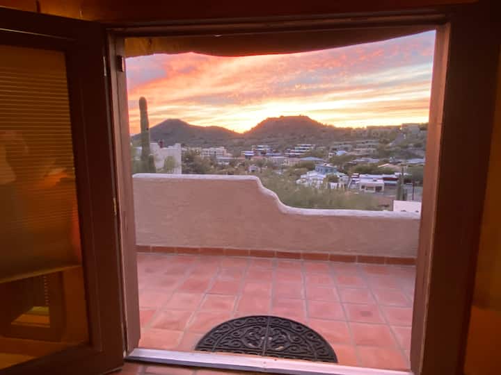 Saddle Lane Casita