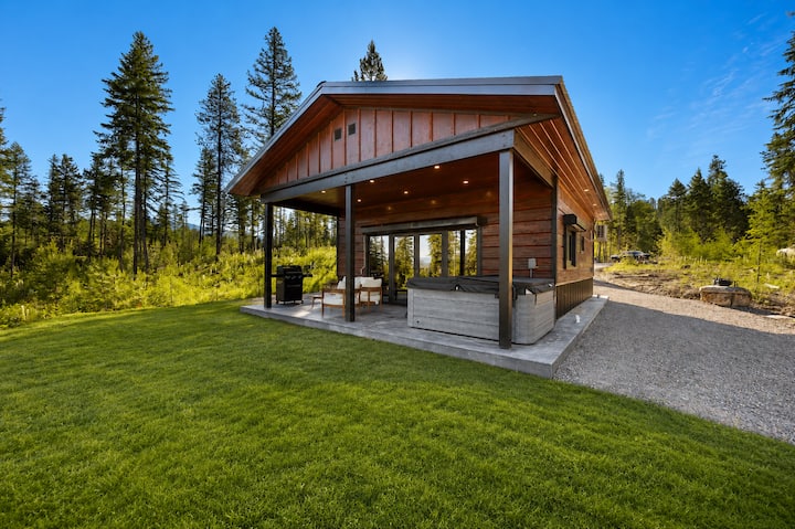 Glacier Luxury Retreat/ Deer View Cabin