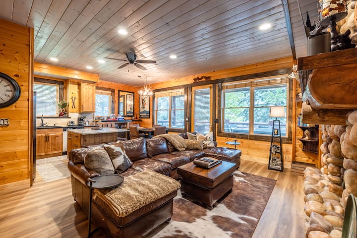 Ski in-ski out Deer Valley Gem +Hot Tub+Huge Deck