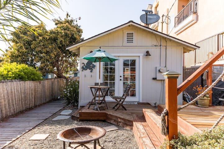 Amazing location, walk to the beach & restaurants!