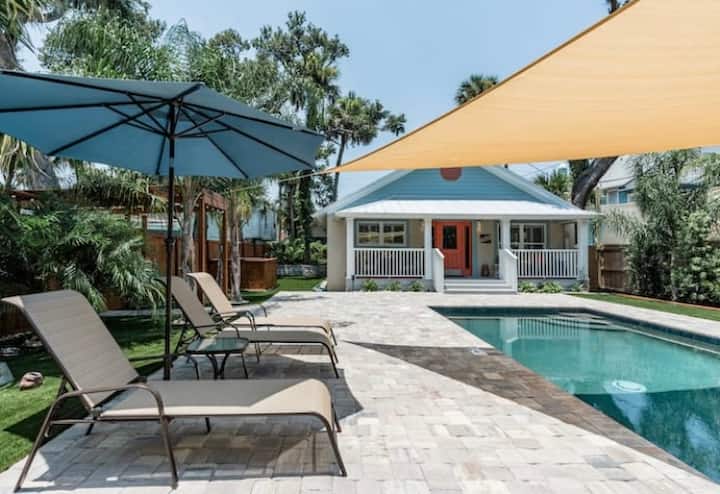 Gorgeous Hideaway w/Pool in Historic Downtown NSB