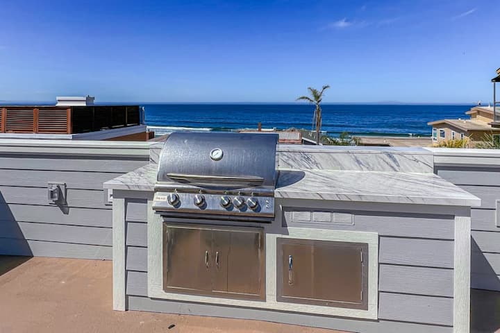 Beautiful Oceanview home with outdoor grill