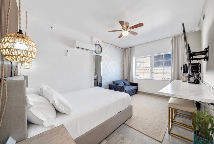 Royal South Beach Apartment
