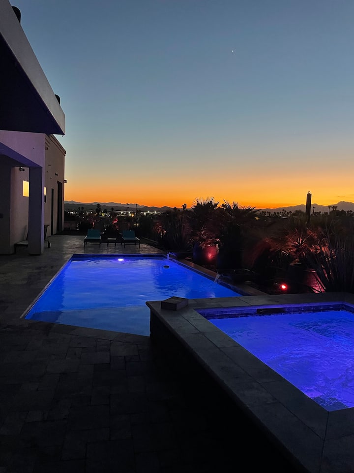Modern Luxury/Lake Views/Pool/RV Boat Garage