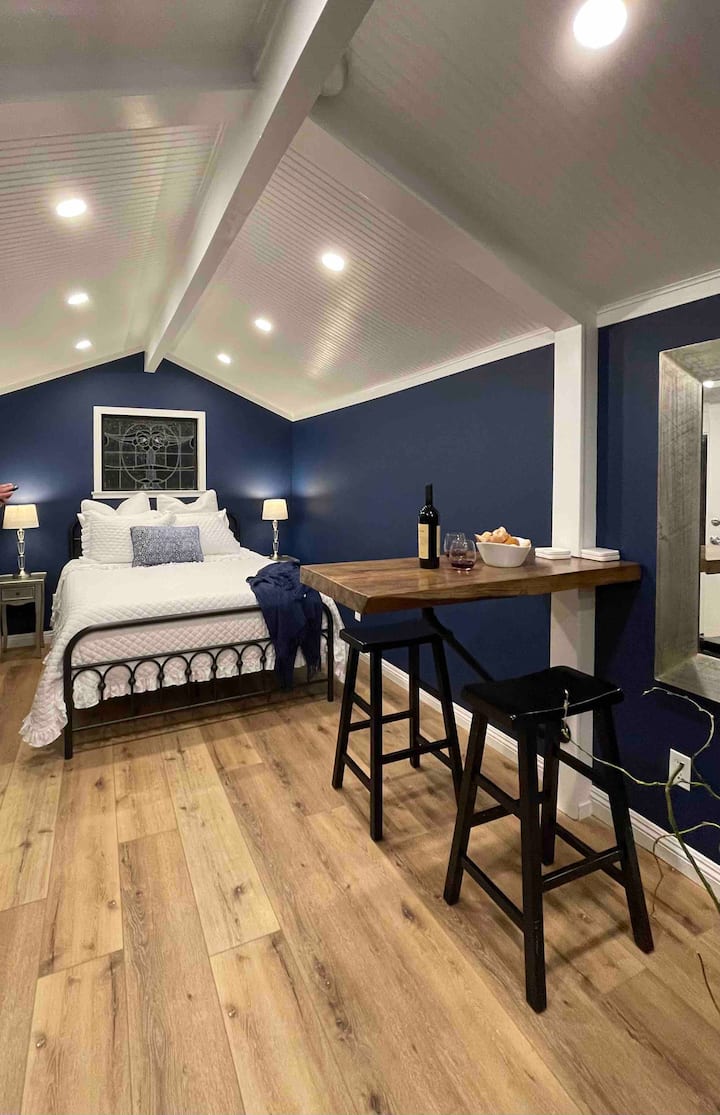 Charming Studio In the Heart Napa