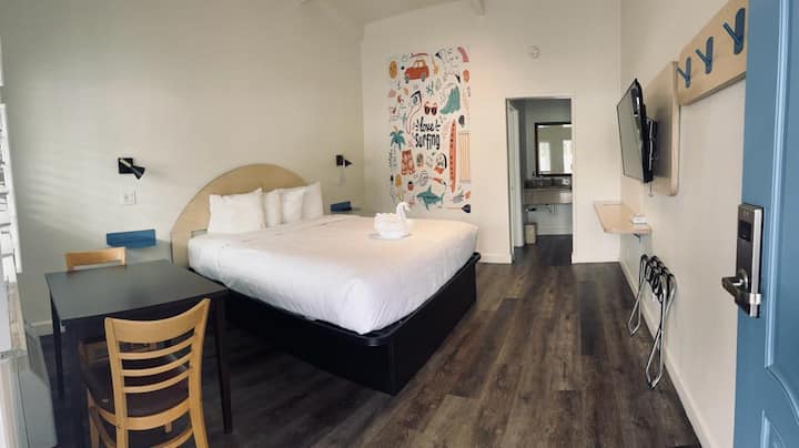 Non Smoking Private Single King Room