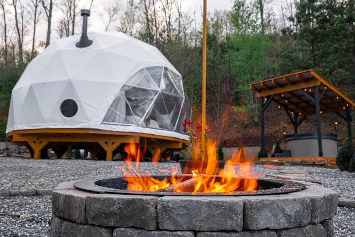 Private Luxury Glamping Dome | Hot Tub & Views
