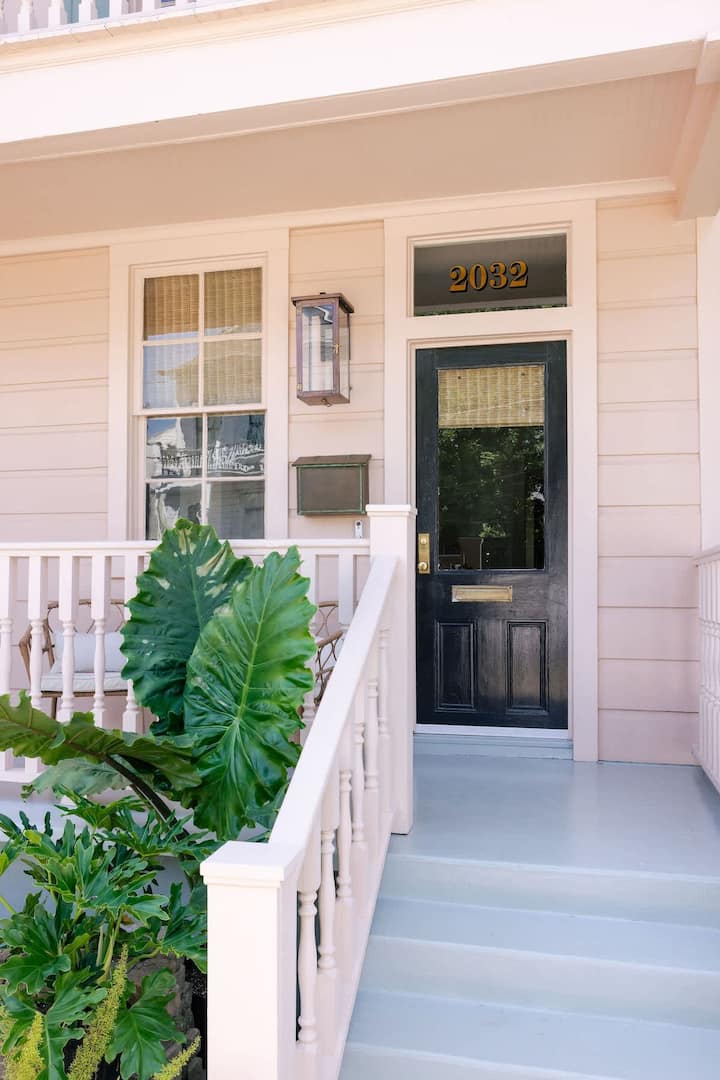 Porch Life and Local Nola Magic. Newly Renovated!