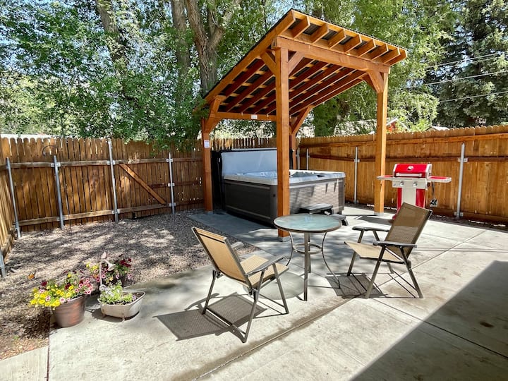 316 Downtown Hideaway Private HotTub w/AC