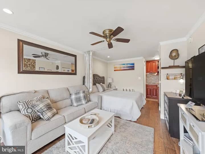 Your Beachside Studio Getaway