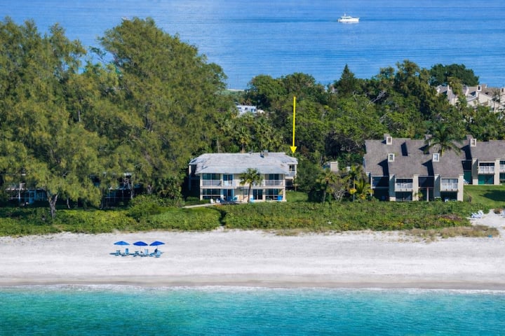 Beach Condo with Quiet, Private Beach