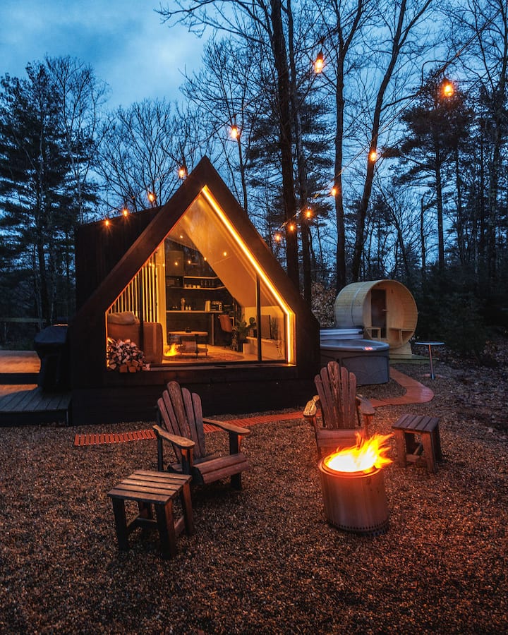 Romantic A-Frame cabin in the woods