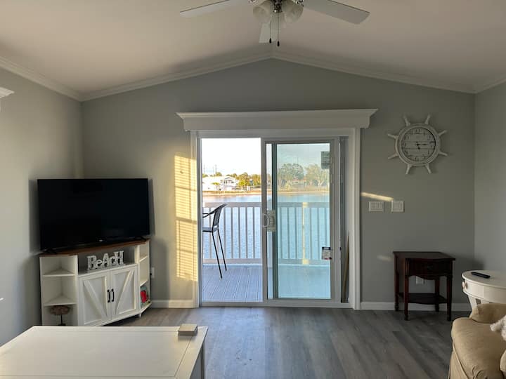 Lakefront, Beach Retreat!