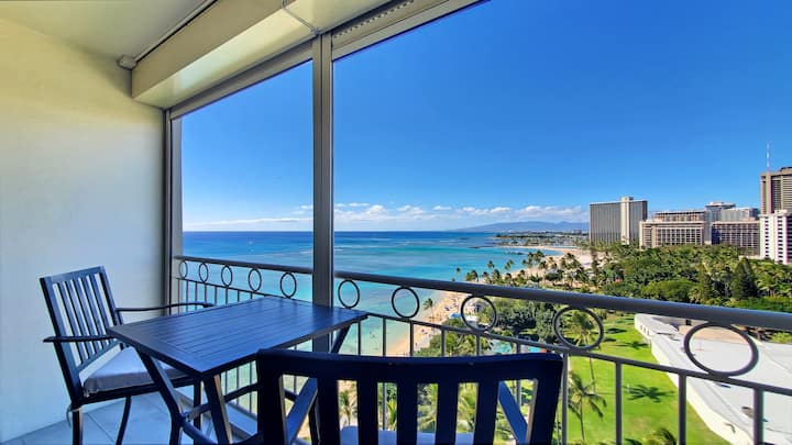 Waikiki Shore 1305 - Beachfront