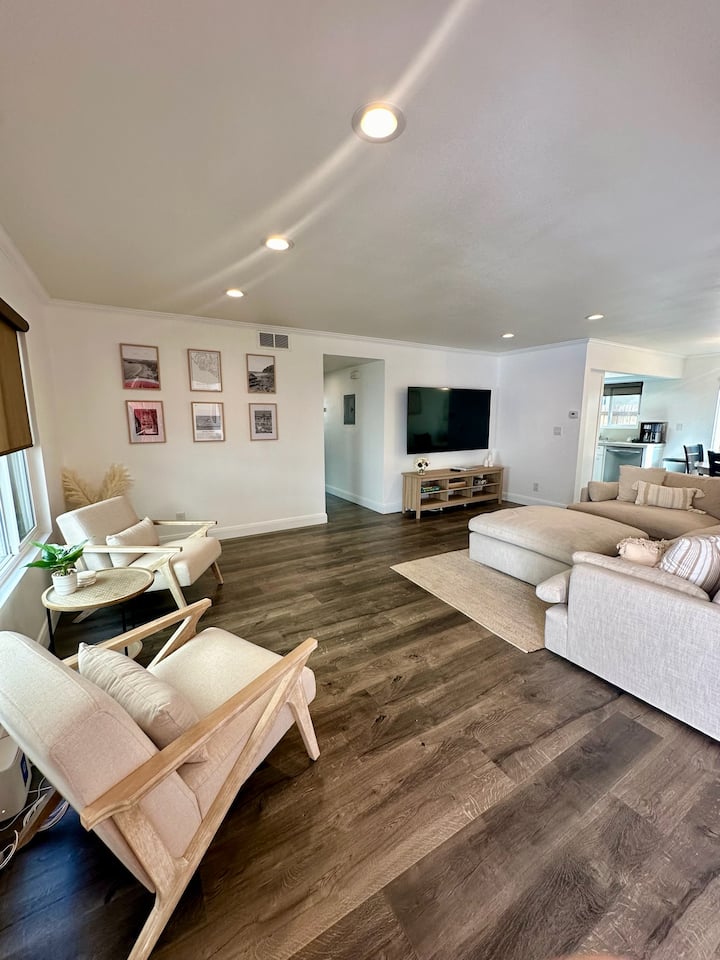 Beautiful 2-BR Beach Bungalow