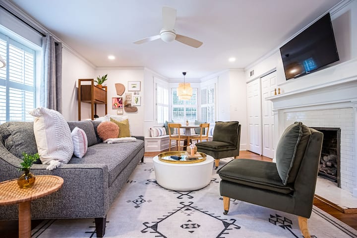 Midnight Inn Suite: Historic Savannah Retreat!