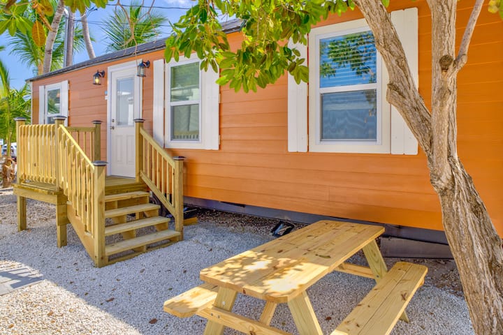 New Waterview 2/1 Cabins w Boat Ramp (No Loft)