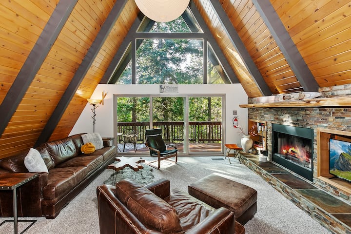 Romantic Spa Cabin | Firepit & Forest Views