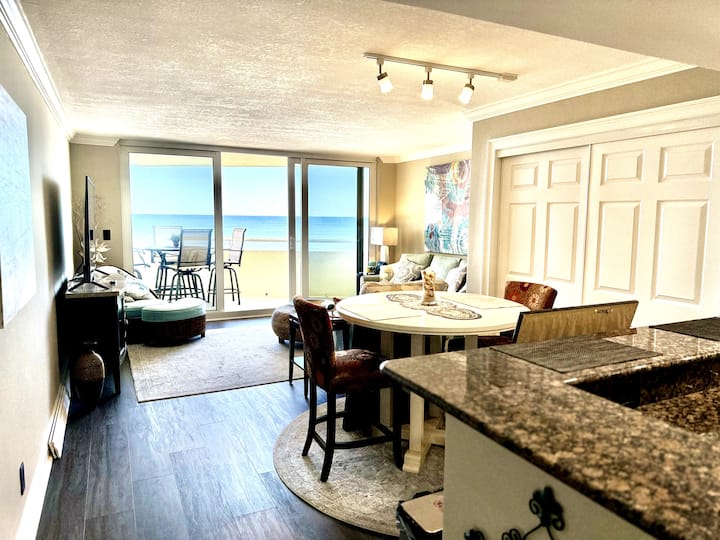 Seaside Rendezvous-New Listing - On The Beach!
