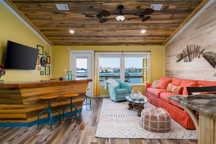 "Reel Bliss"
Stunning Waterfront
on Key Allegro!