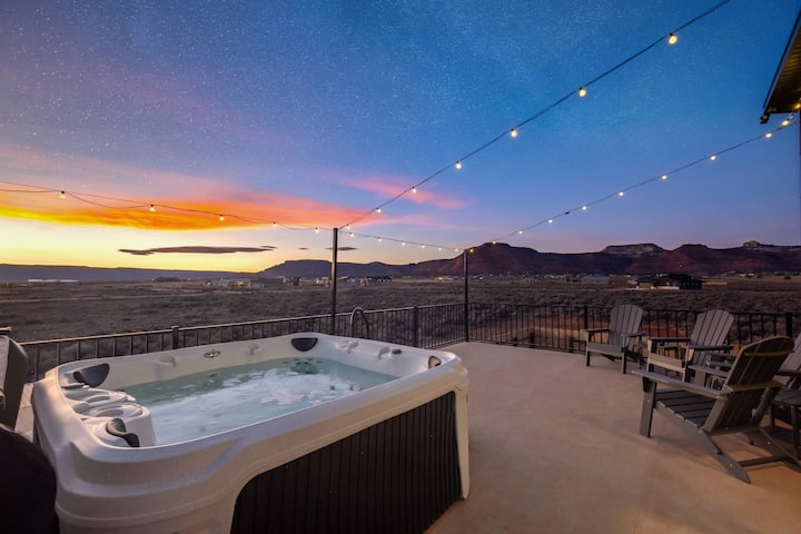 Kanab Desert Escape | Hot Tub, Views & Stargazing