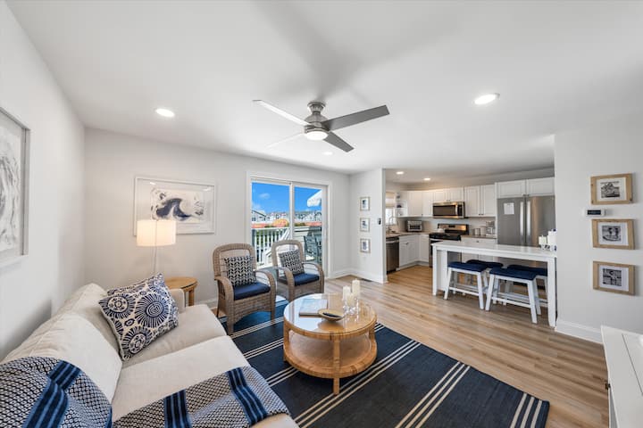 Renovated 3 bed condo in the heart of Avalon, NJ