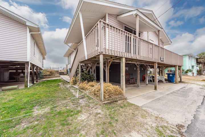 Oceanfront 1 Bedroom-Downstairs Apartment