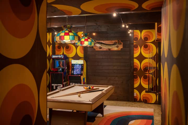 Shag Chalet | Speakeasy Game Room/Theater& Firepit