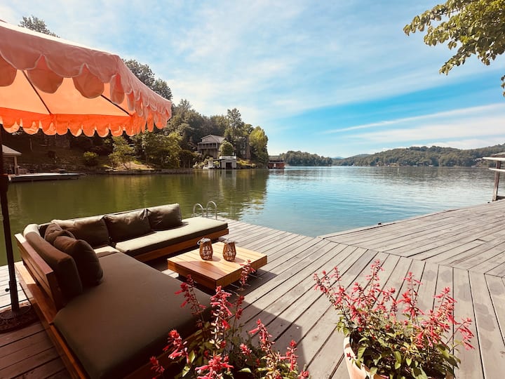 Lake Lure Cottage | Private Dock & Mountain Views