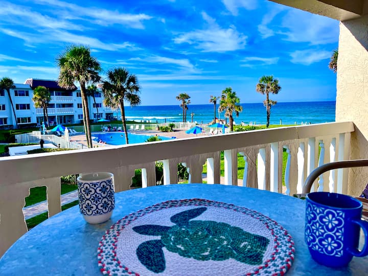 Bridget's Beach Retreat, Beach Condo, Heated Pool
