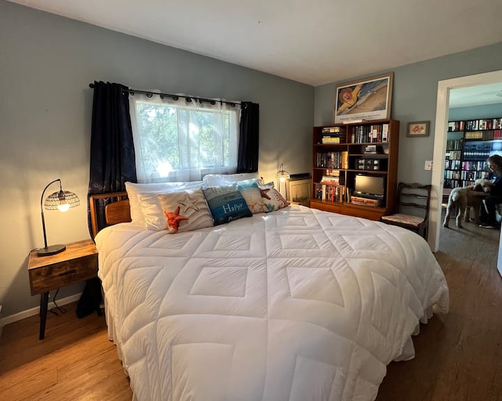 Classic WUB Ocean front in the heart of Long Beach