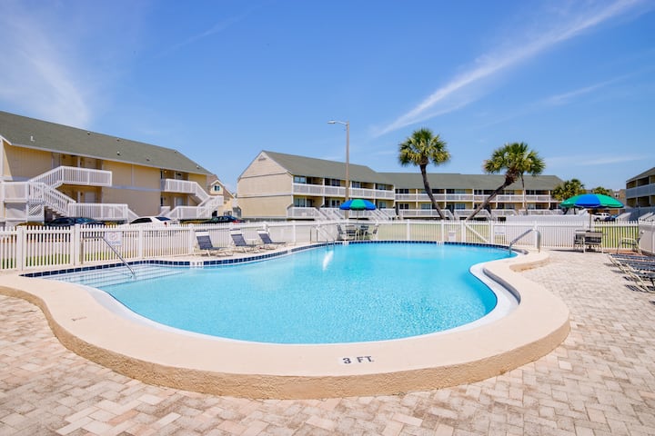 3 Min Walk to the Beach, Beach Svc, Sandpiper Cove