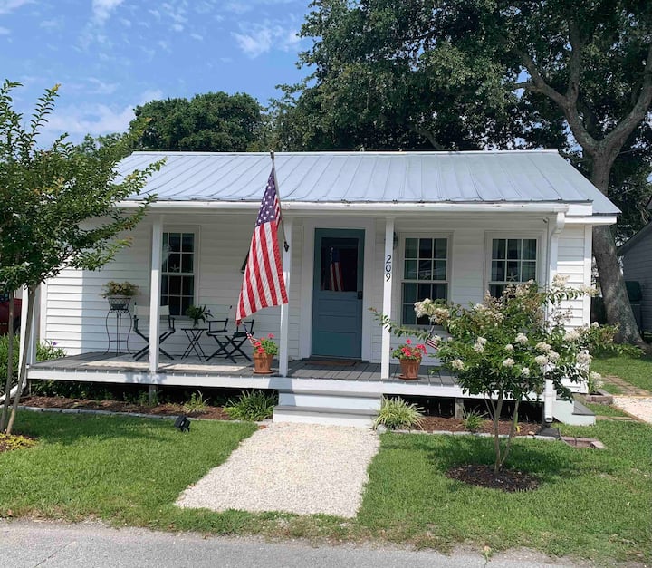 Charming Historic Cottage