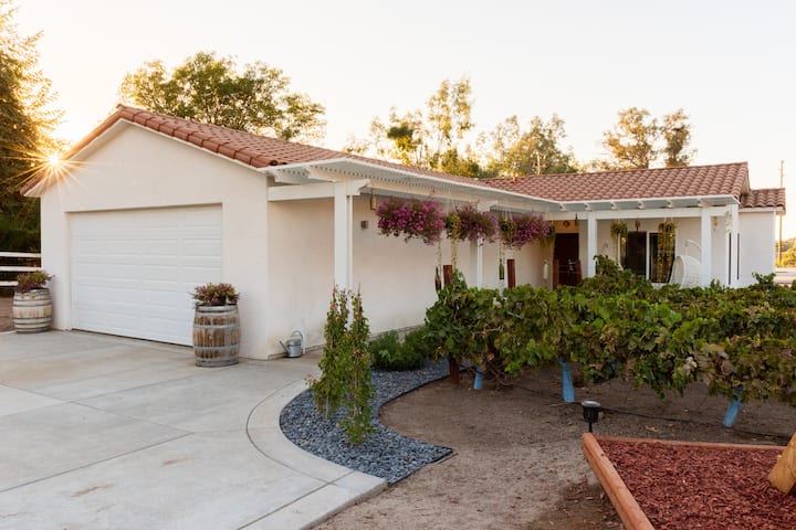 The Vino Ranchito
Private & Romantic
Wine Country
