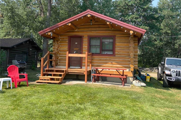 Mini Moose 1 bedroom cabin in Red Lodge, MT