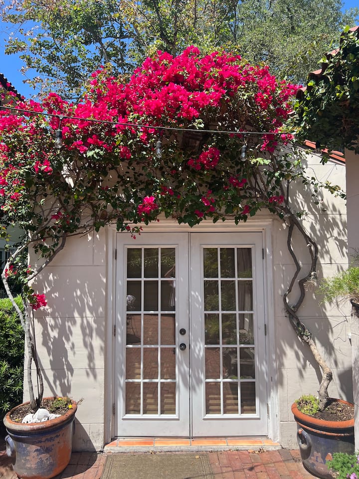 Charming private guest house.