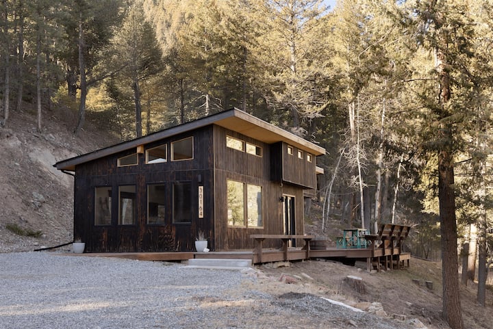 Dreamy Mountain Cabin