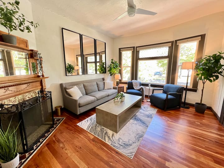 Charming Downtown Historic Suite
