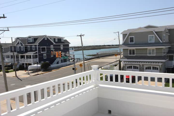 Avalon By The Bay with a Pool!