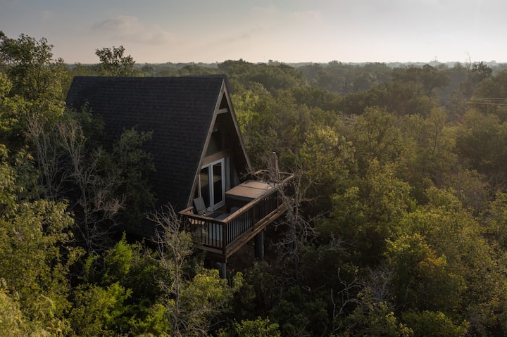 Dean's Den: Private Deck w/ Jacuzzi and a View