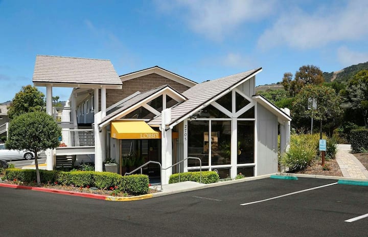 Spyglass Inn