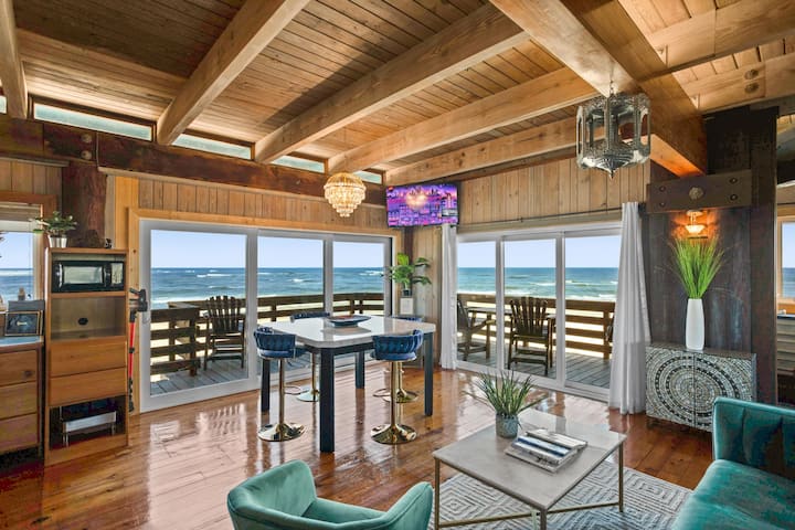 Penthouse Artist Haven Ocean front Penthouse