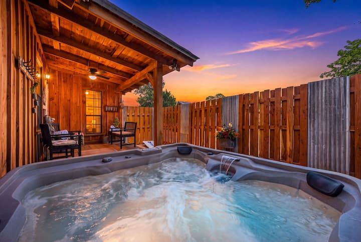 Saw Mill (Lodge #4) Hot Tub & 10 Mins to Main St