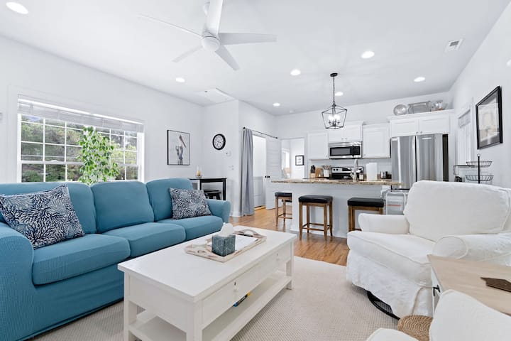 Palmetto Moon - Beach Retreat w/ Golf Cart.