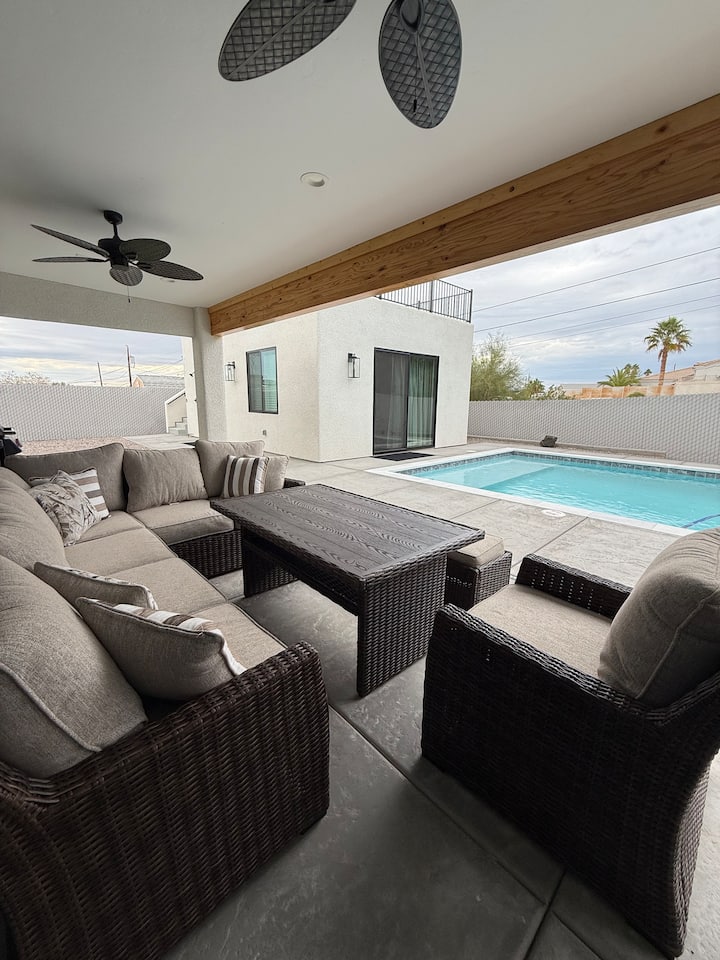 Custom home & casita with FREE spa heating