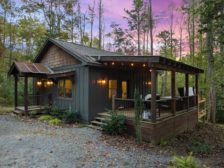 Sauna, Close to Downtown, Hot Tub 