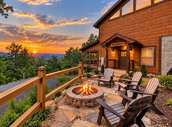 Bearly Behavin | Hot Tub Pool Table Great Location