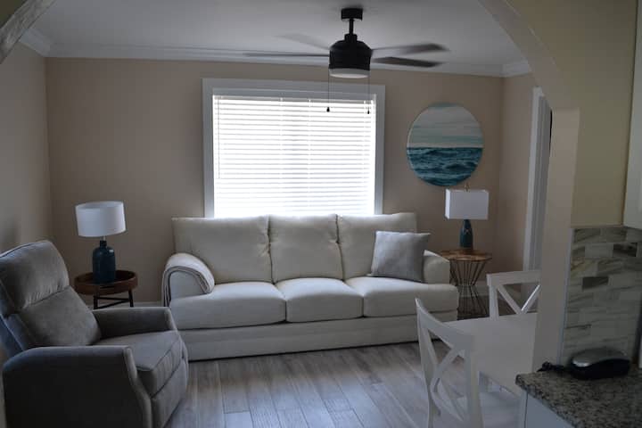 Kooky Coconut Cottage, Indian Rocks Beach