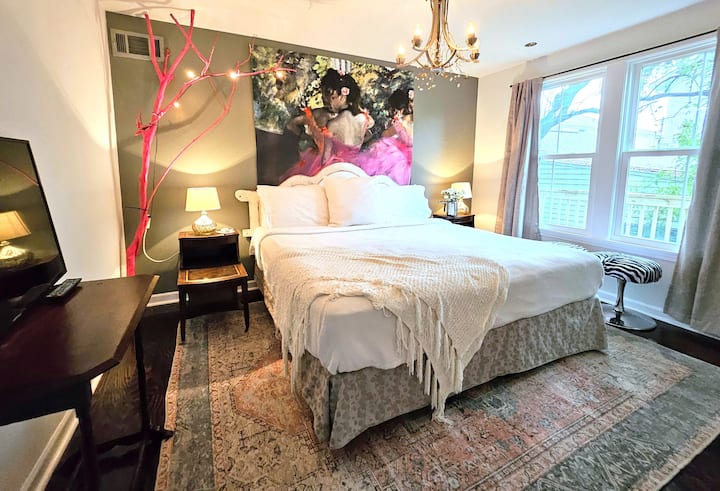 Uptown Masterpiece- Luxury Central to Everything