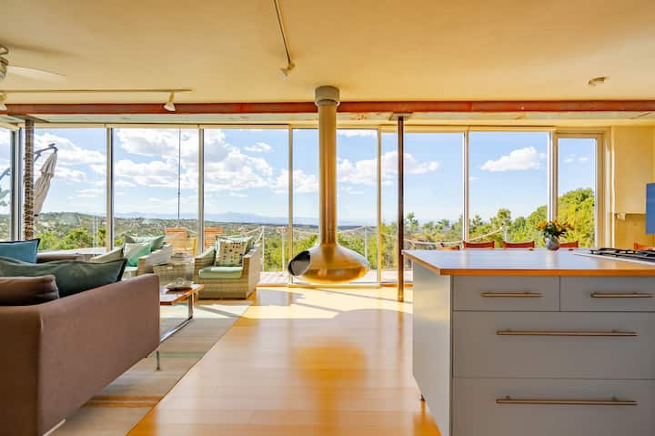 Skyhouse: Hot Tub with Mountain Views, near Plaza